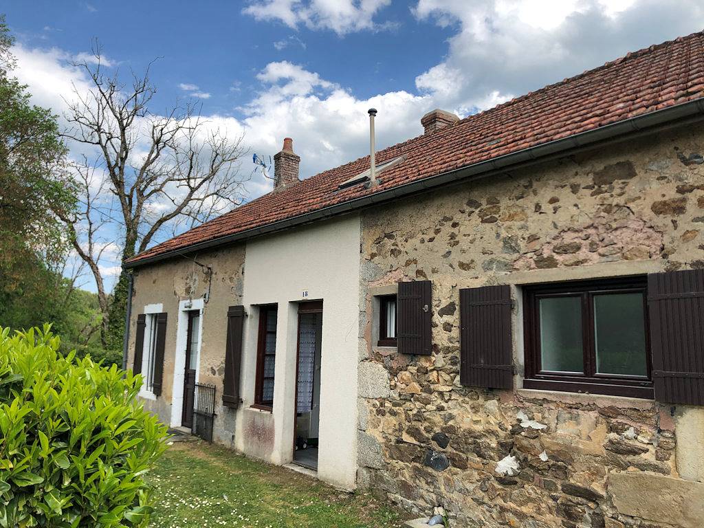 Maison La Rivière in Chastellux-sur-Cure, Parc naturel régional du Morvan