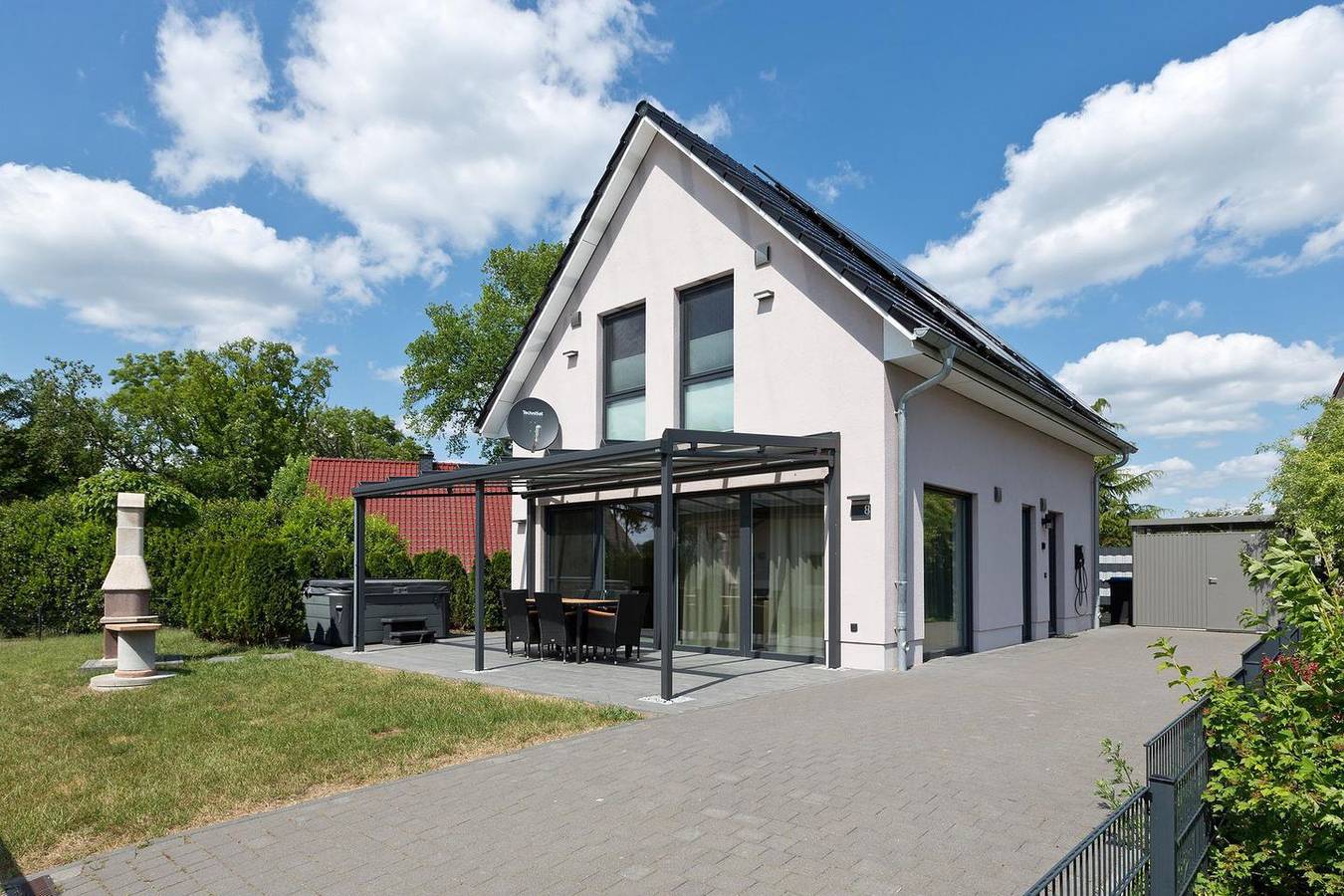 Exklusives Ferienhaus mit Whirlpool, Sauna und Garten in Untergöhren in Göhren-Lebbin, Fleesensee