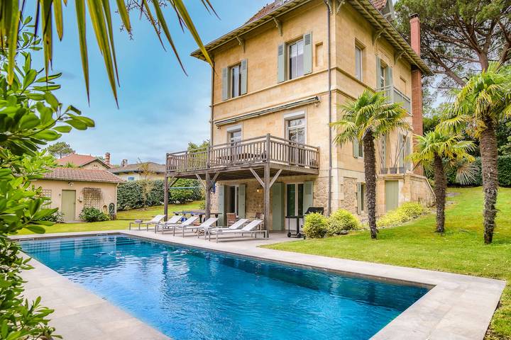Villa pour 12 personnes, avec piscine et jardin, adapté aux familles - 1