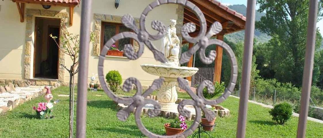 Casa rural para 5 personas, con Balcón y Terraza además de Jardín y Vistas en Montaña de Luna - 3
