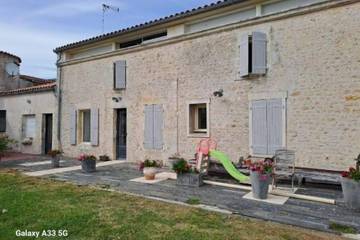 Location de vacances pour 6 personnes à Saint-Just-Luzac