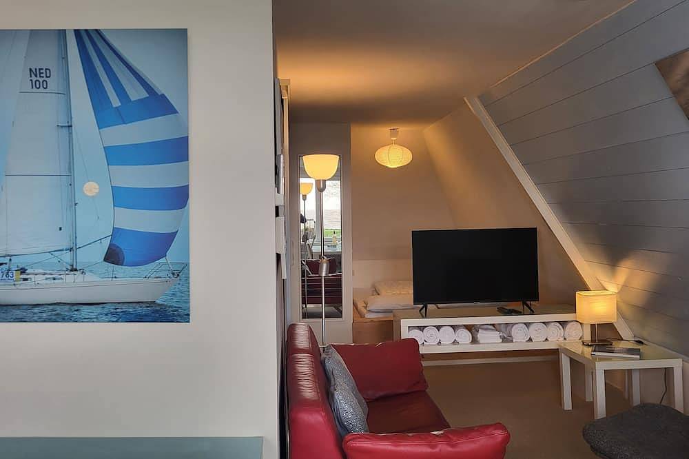 Geheel appartement, Vakantieappartement 2-4 pers. met prachtig wijds uitzicht over het Ijsselmeer in Stavoren, IJsselmeer