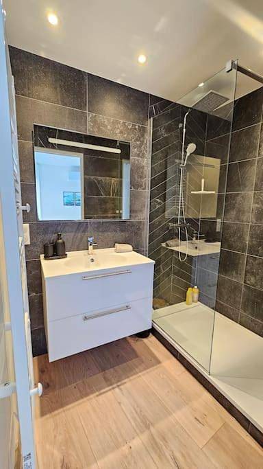 Location de vacances pour 6 personnes, avec jacuzzi et terrasse à Orcines - 2