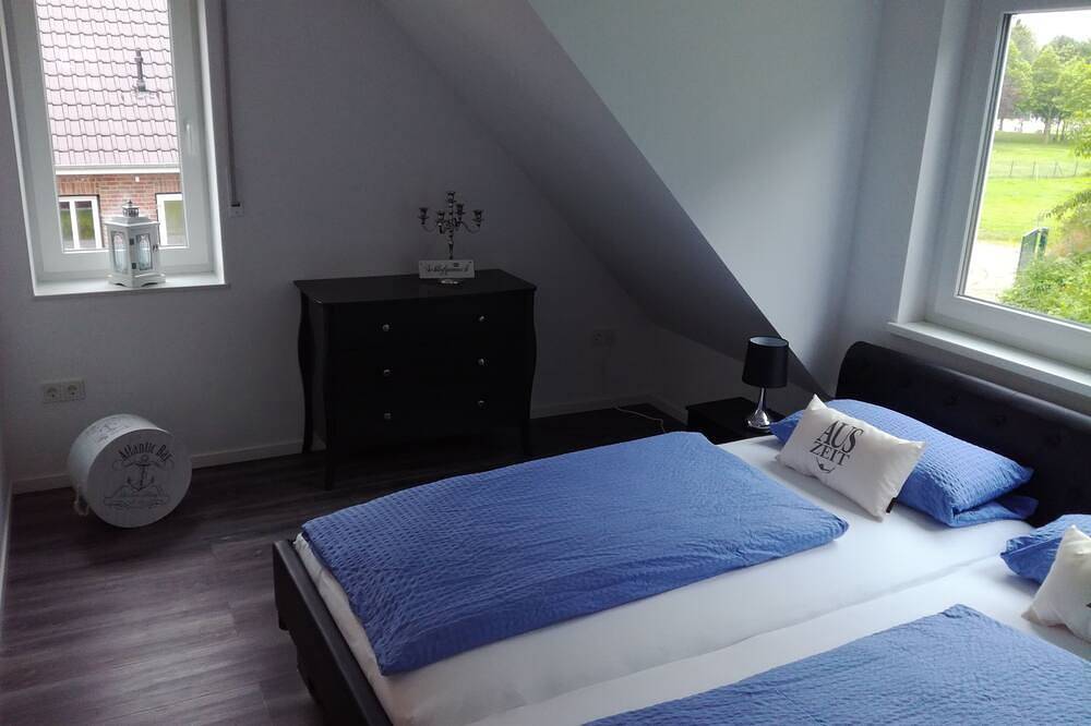 Ferienwohnung bzw. Ferienhaus mit Privatstrand am Badesee in Aurich-Tannenhausen in Aurich, Landkreis Aurich