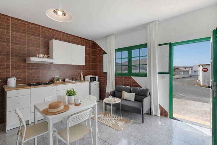 Ganze Wohnung, Ferienwohnung 'La Dehesa I' mit Bergblick und Wlan in Uga, Yaiza