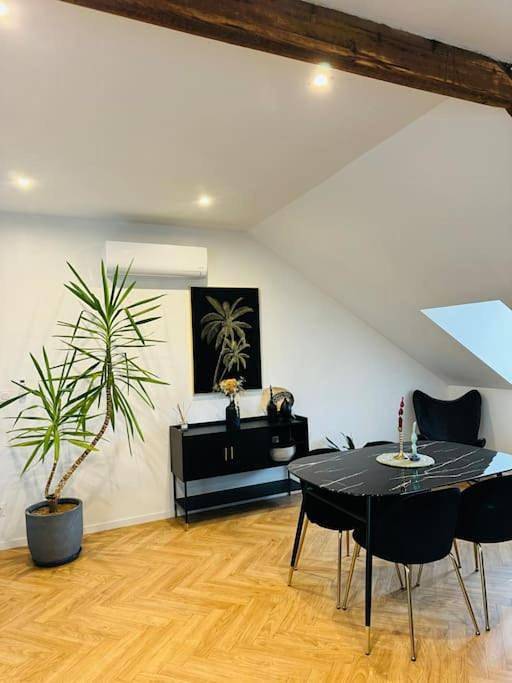 Appartement entier, One-Bedroom Apartment in Montluçon, Région de Montluçon