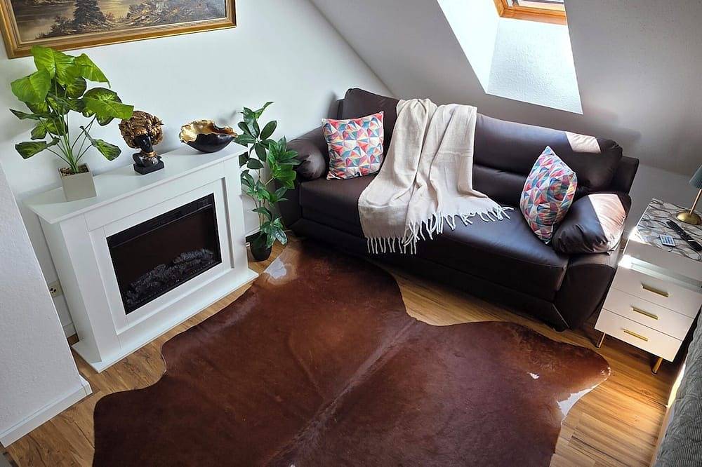 Ganze Wohnung, Apartment mit hochwertiger Ausstattung und Tiefgaragenstellplatz in Burghausen. in Burghausen, Landkreis Altötting