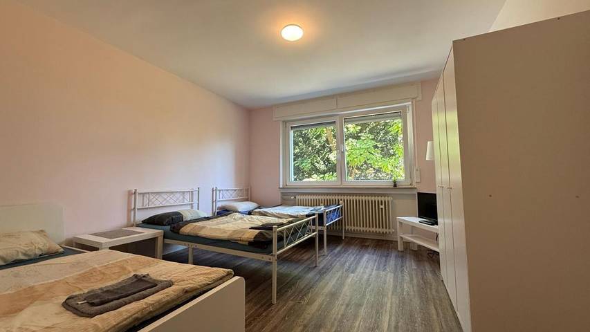 Ferienwohnung für 8 Personen, mit Terrasse und Ausblick in Maintal