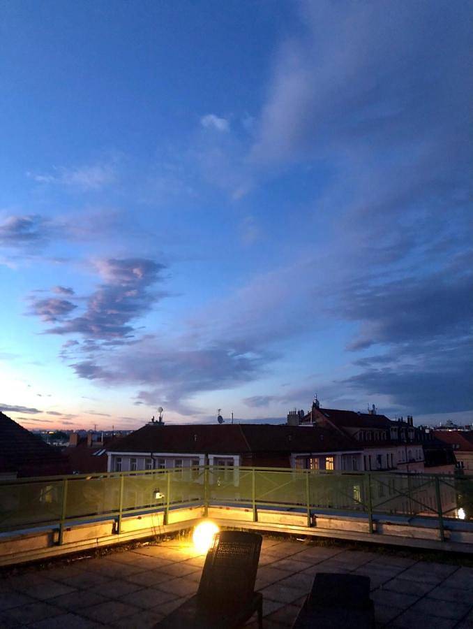 Geheel appartement, Romantic studio with jacuzzi in Praag, Midden-Bohemen