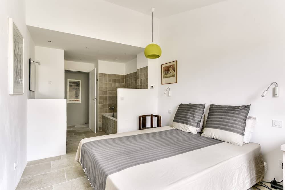 Charmanter Schafstall wenige Minuten von Lourmarin entfernt mit Swimmingpool und Klimaanlage in Puyvert, Regionaler Naturpark Luberon