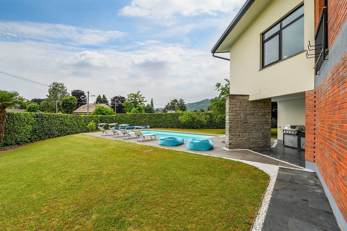 Aurora Villa with pool in Lesa in Lesa, Lago Maggiore (Piemont)