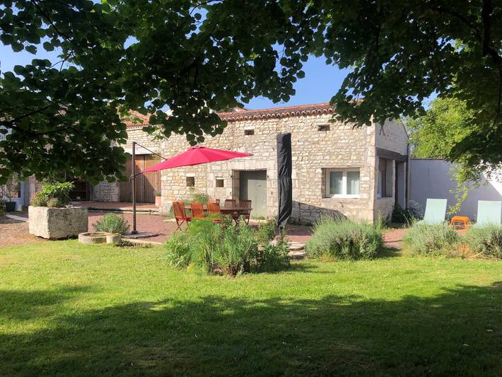 Location de vacances pour 6 personnes, avec Jardin à Saint-Sulpice-d'Arnoult