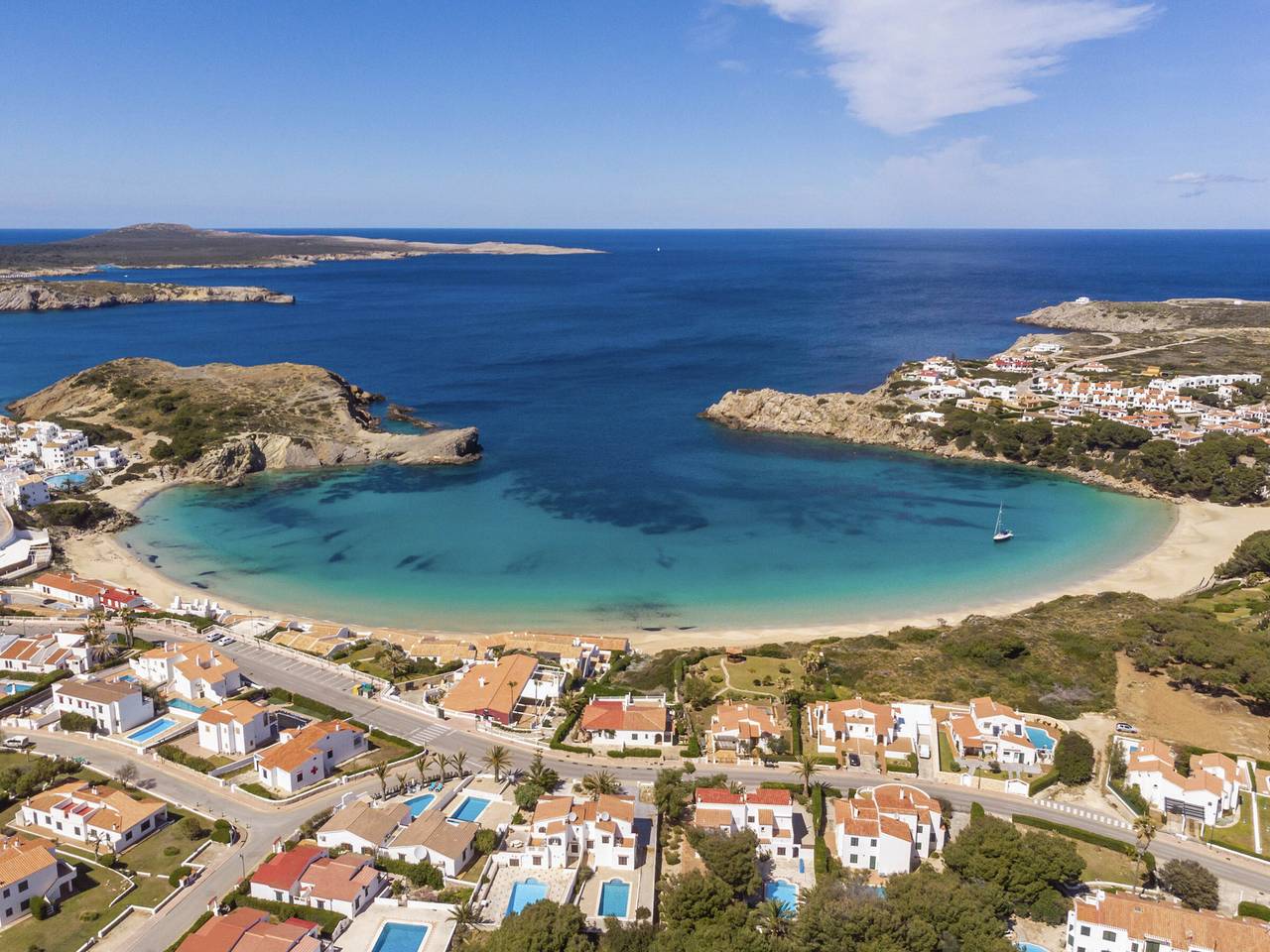 Appartement entier, Appartement cosy avec terrasse proche plage in Arenal d'en Castell, Es Mercadal