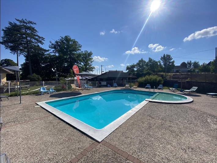 Camping pour 2 personnes, avec vue et piscine ainsi que jardin et bassin pour enfant, animaux acceptés dans Lorraine - 3