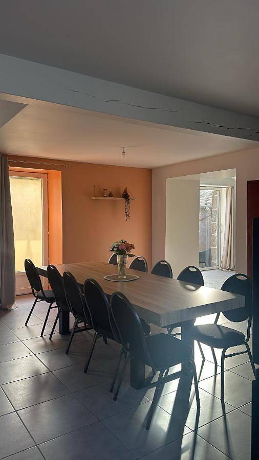 Location de vacances pour 10 personnes, avec terrasse, animaux acceptés à Le Châtellier