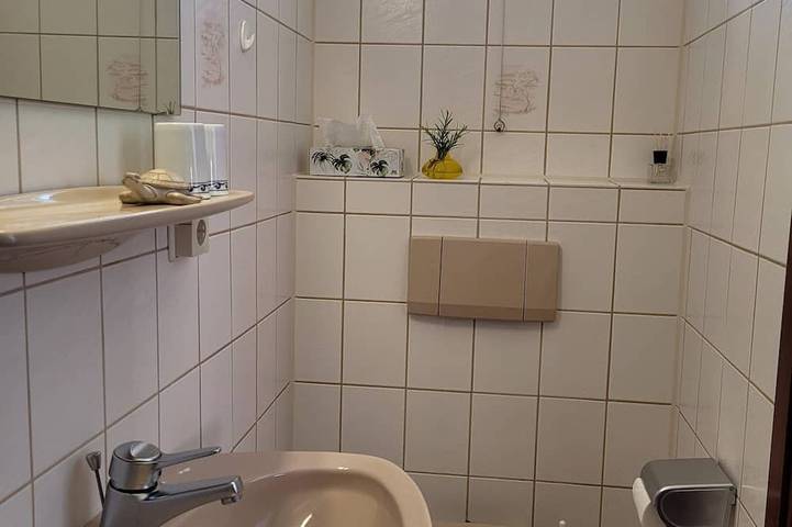 Ganze Wohnung, Charmante Wohnung \"Brücke\" - mit Seeblick und Liegewiese direkt am See in Hagnau am Bodensee, Region Bodensee-Oberschwaben