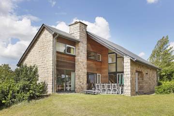 Location de vacances pour 10 personnes, avec sauna à Froidchapelle