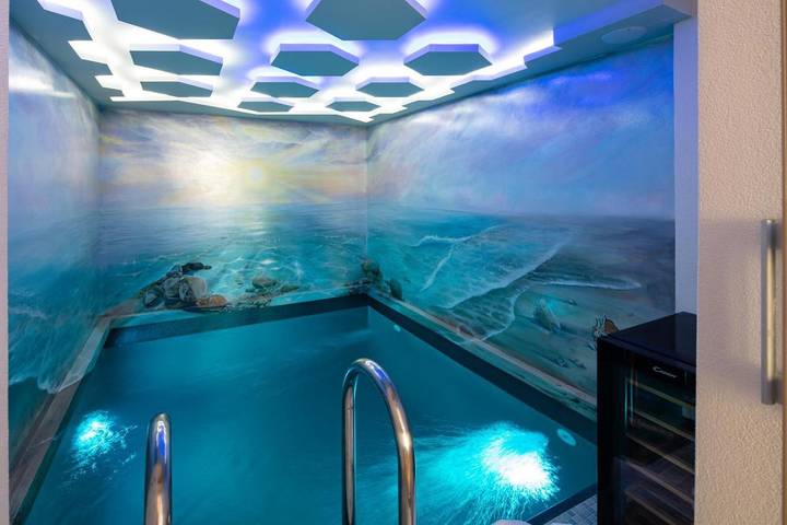 Ferienwohnung für 4 Personen, mit Balkon und Whirlpool sowie Pool und Sauna in Sitia