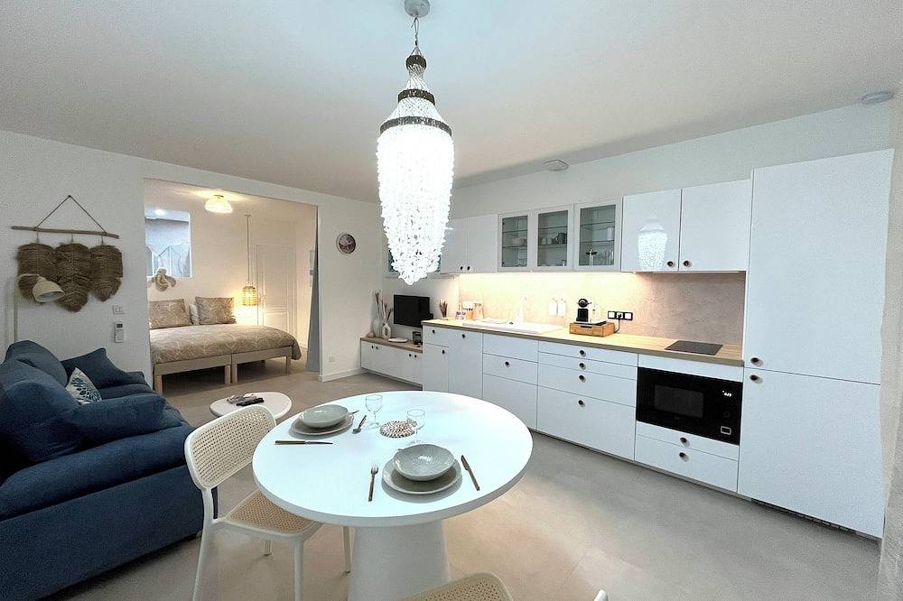 Ganze Wohnung, Douc'Evasion: Geräumiges, neues, klimatisiertes T1, Queensize-Bett, 2 Personen in Lattes, Côte d'Améthyste