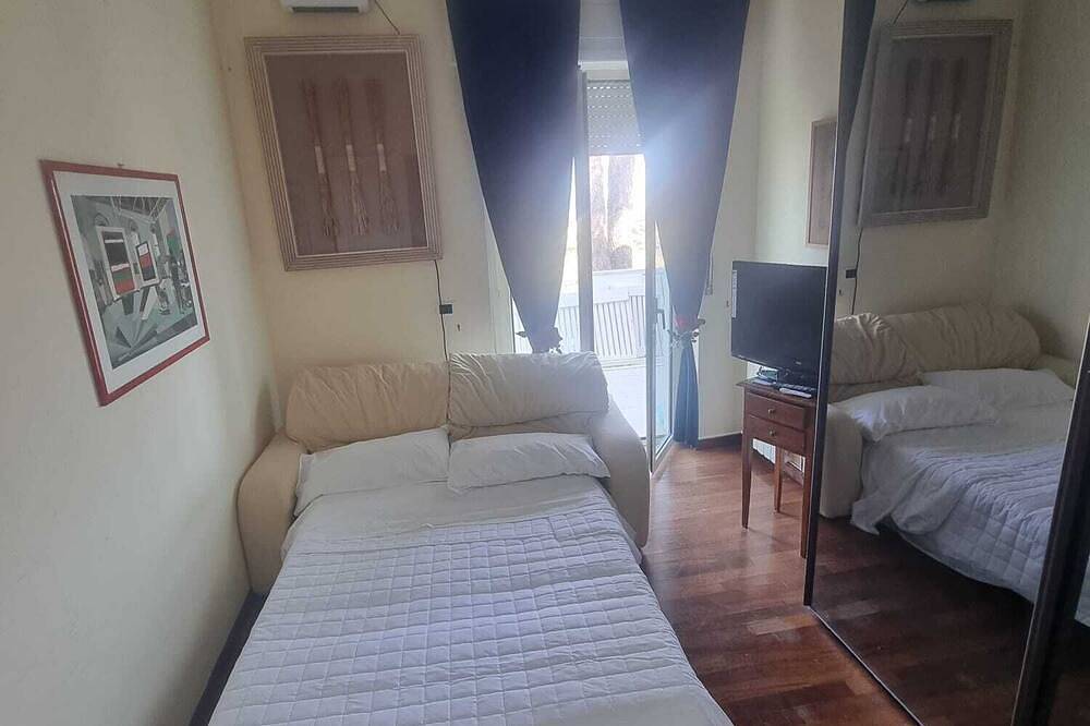 Alisea - camere in villa con piscina e parcheggio gratuito in Montesilvano, Provincia di Pescara
