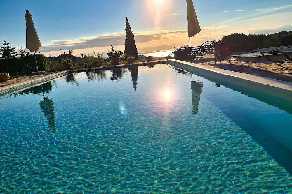 Villa Armonia A by Corfu Stay Solutions, Villa in Agios Georgios, Korfu