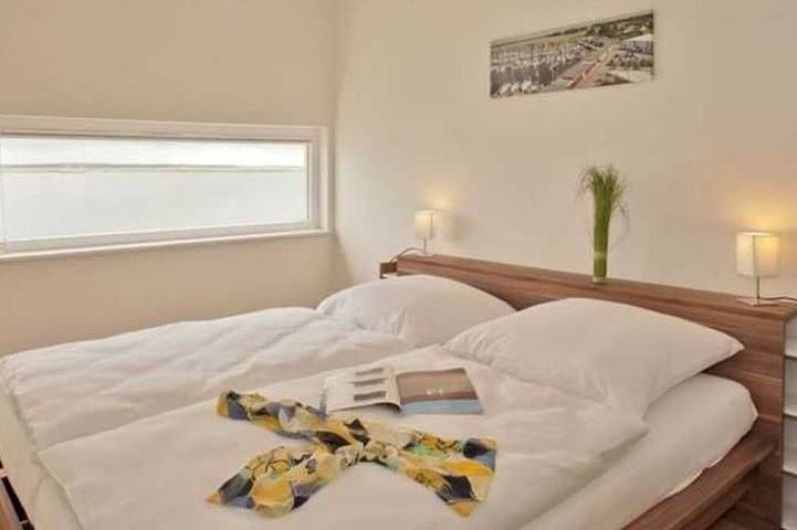 Hausboot für 6 Personen, mit Balkon, mit Haustier am Greifswalder Bodden - 2