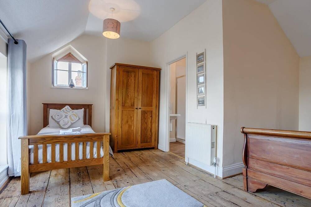 7 Bed in Bideford (oc-thean) in Instow, Devon