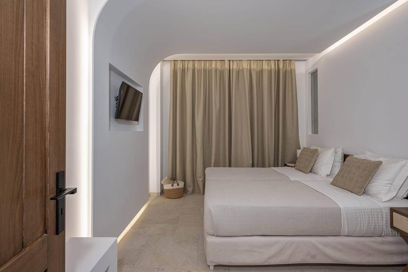 Villa für 9 Personen mit Terrasse in Keri, Laganas