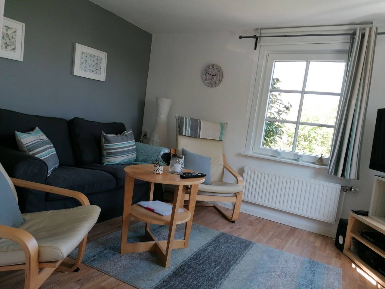 Ganze Wohnung, Apartment 'Pellwormer Rosen Hus' mit Gemeinschaftsgarten, Balkon und Wlan in Pellworm, Nordfriesland