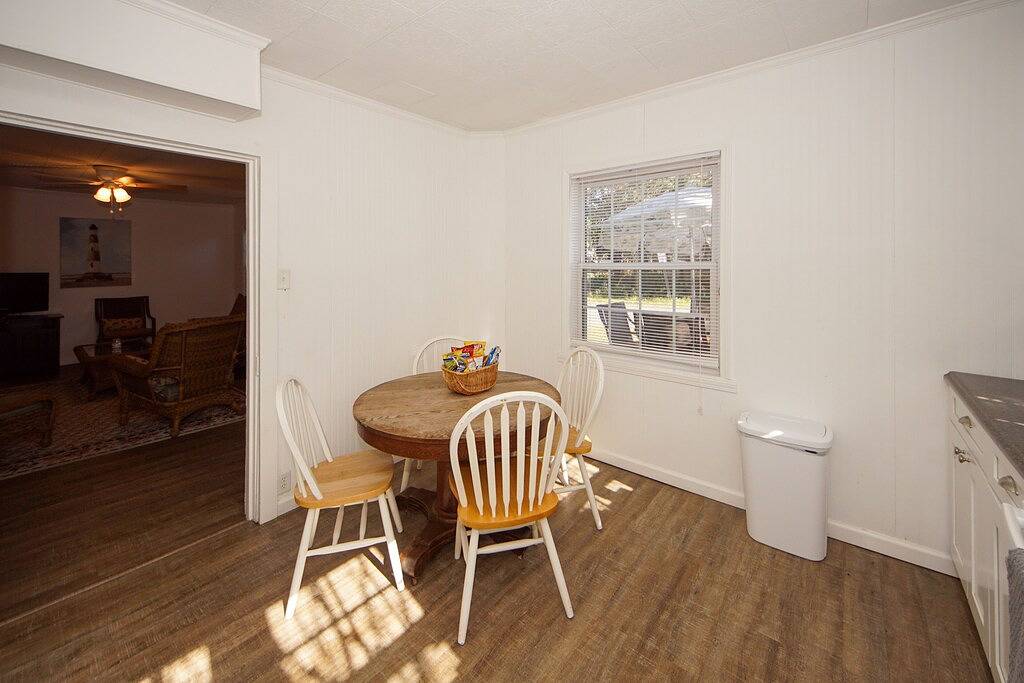 Ganze Wohnung, Folly Jewel - Pet Friendly - Winter Monatsmieten in Folly Beach, Charleston County