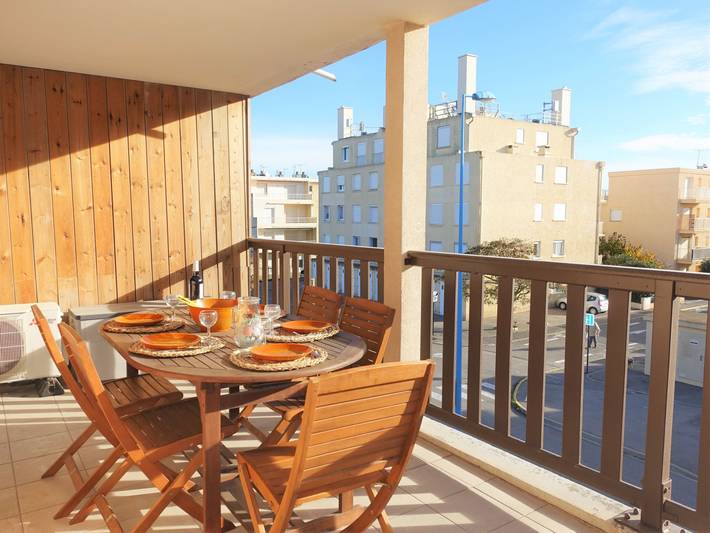 Apartamento para 5 personas, con terraza y jardín en Narbona