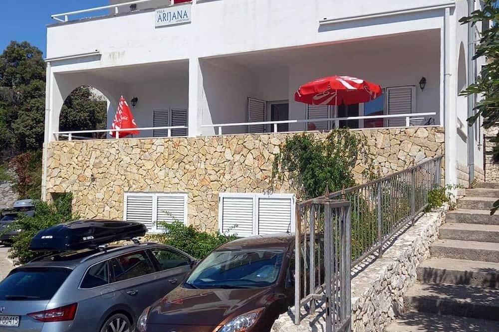 Ganze Wohnung, 1-Zimmer-Ferienwohnung mit Terrasse und Meerblick Primosten in Primosten, Šibenik-Knin