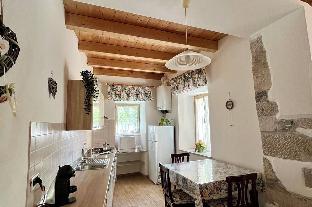 Ganze Wohnung, 1 Bedroom Apartment in Holy Cross in Triest, Karst
