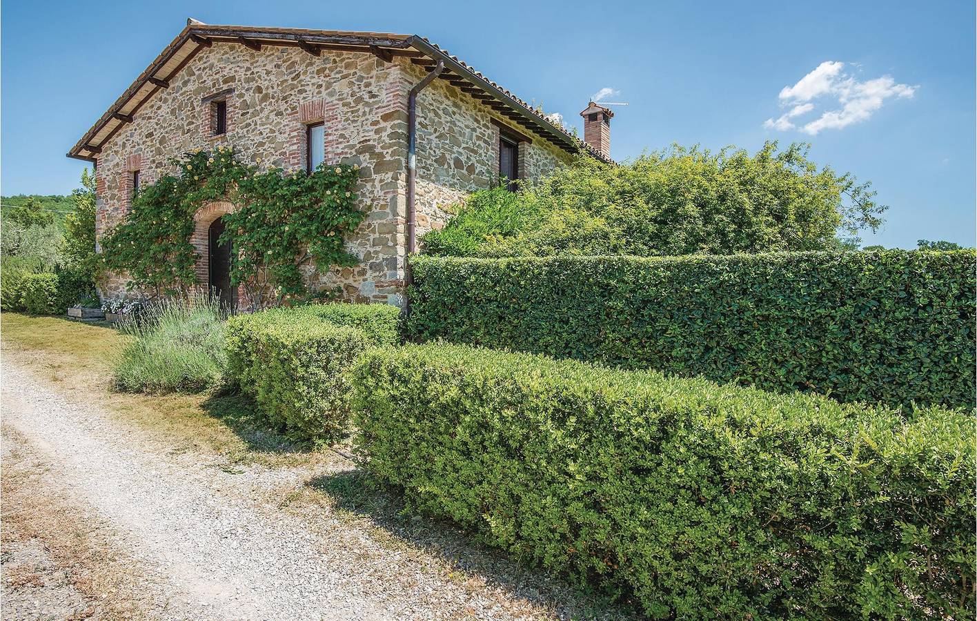 Apartamento vacacional entero, Retiro junto a la piscina con aparcamiento cerca del Tevere in San Venanzo, Provincia de Perugia