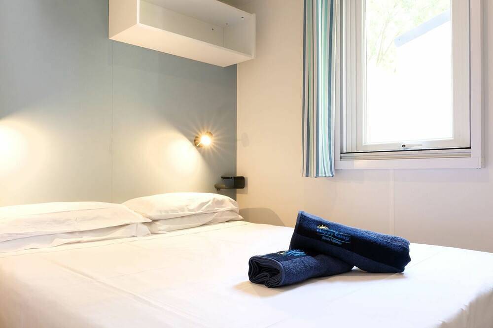 Herrliche Wohnung in einem Ferienhaus mit Klimaanlage,  W-Lan, Pool, Terrasse, Haustiere erlaubt in Lido ai Pioppi, Peschiera del Garda
