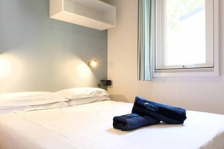 Angenehme Wohnung in einem Ferienhaus mit  W-Lan, Klimaanlage, Pool, Terrasse und Haustiere erlaubt in Lido ai Pioppi, Peschiera del Garda