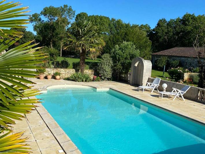 Cottage pour 2 personnes, avec jardin ainsi que vue et piscine à Geay