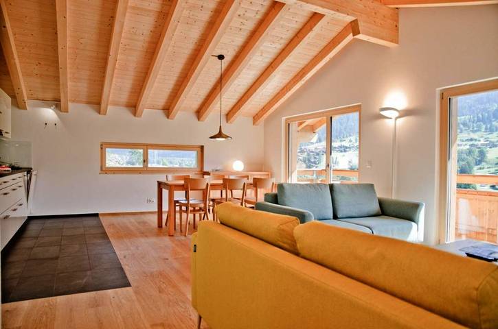 Chalet für 6 Personen, mit Balkon und Terrasse sowie Garten und Ausblick