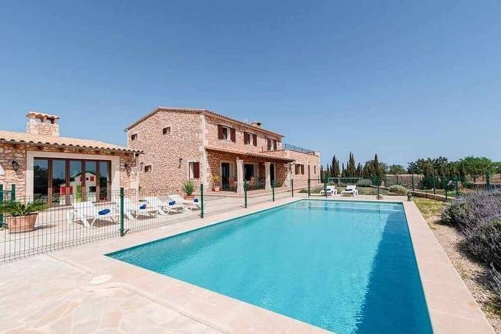 Finca für 10 Personen, mit Balkon und Pool sowie Garten in Calonge (Mallorca)