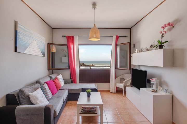 Hel lägenhet, Central Apartment "Miguel Benitez" On the Beach with Terrace, Ocean View & Wi-Fi in El Cotillo, La Oliva