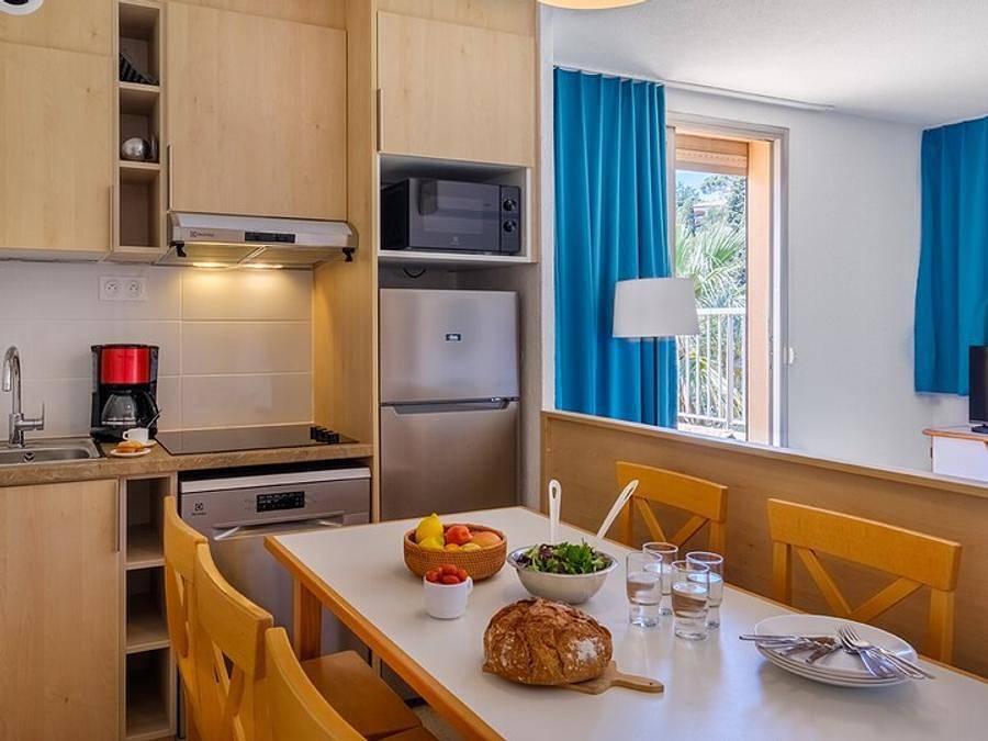 Pierre & Vacances Résidence Villa Livia - Appartement 7 personnes - 1 chambre + 1 coin nuit in Cannes La Bocca, Cannes