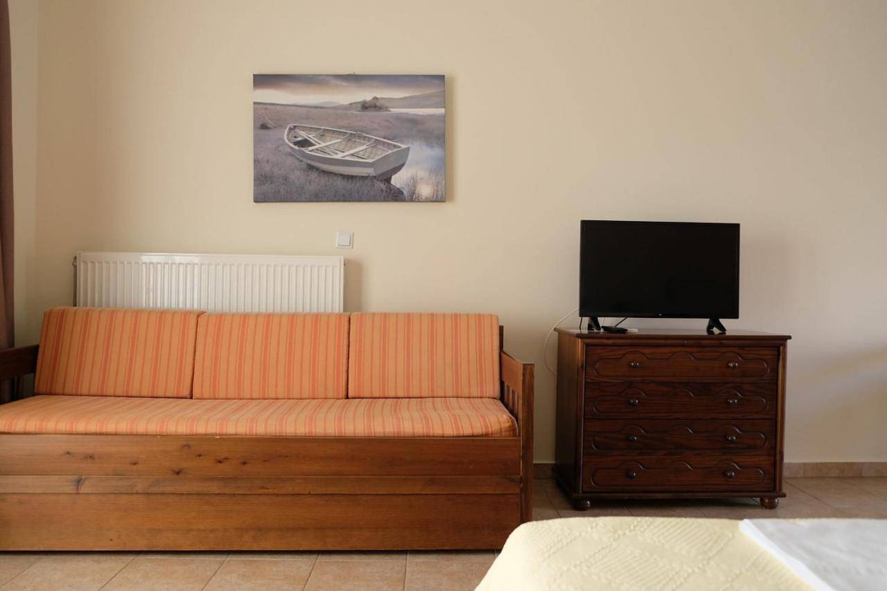 Quadruple Room in Rovies, Eubée