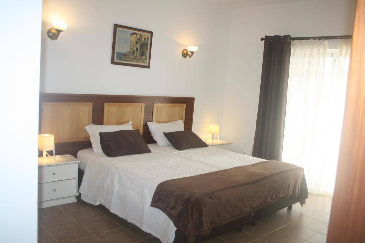 Rustic Villa Guesthouse in Santa Bárbara de Nexe, District de Faro
