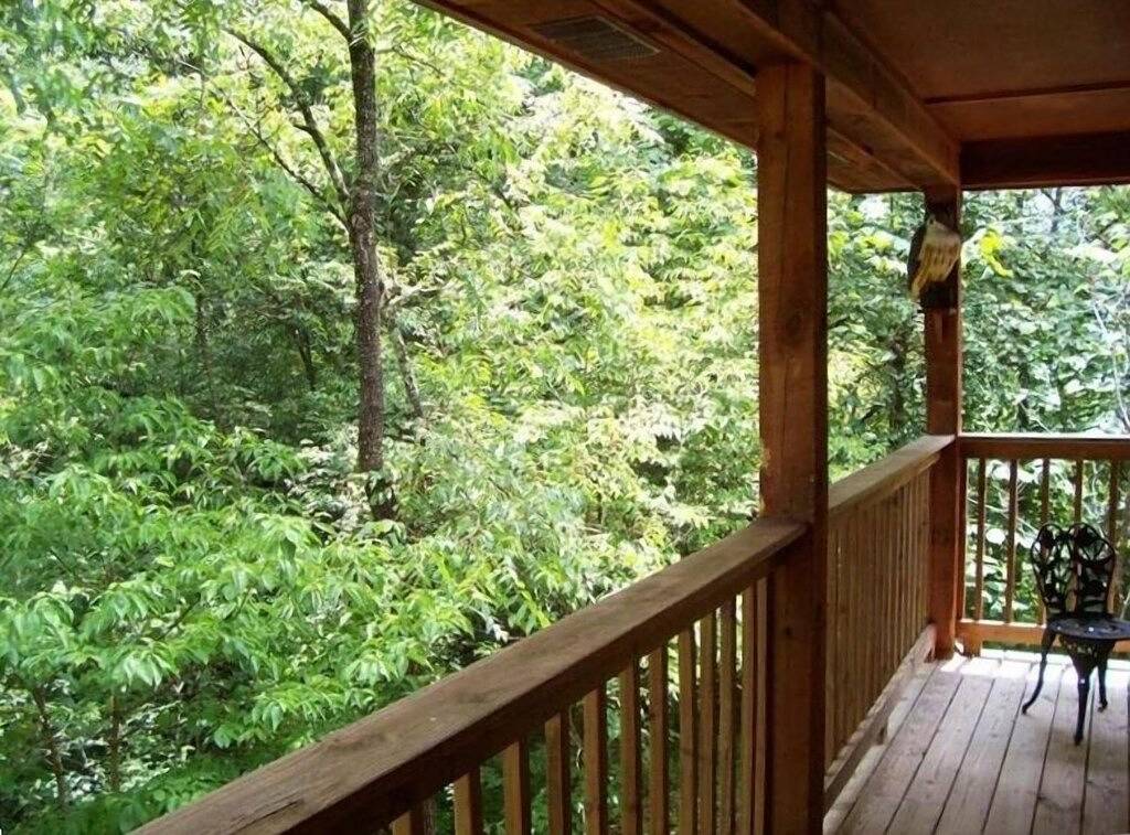 Die romantischste Flitterwochenhütte! Whirlpool, Whirlpool am Bett und Sauna in Tuckaleechee, Blount County