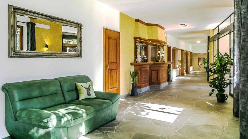 Ferienwohnung für 4 Personen, mit Whirlpool und Terrasse sowie Garten und Pool in Wiggensbach