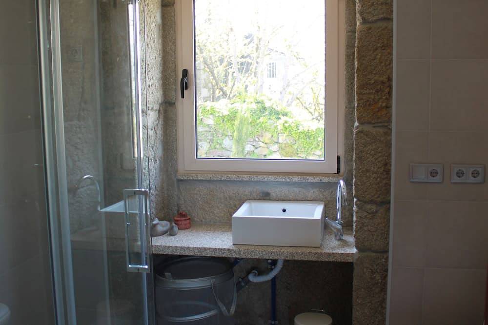 Terrus Wines, Douro Valley Lemon Tree Cottage und Casa da Eva in Serra do Marão, Resende