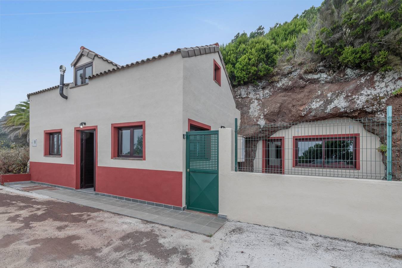 Holiday Home 'Casa Efrén' with Sea View, Private Terrace and Wi-Fi in Don Pedro, Garafía
