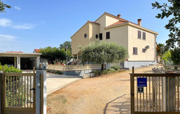 Ferienwohnung für 7 Personen, mit Terrasse und Pool in Sveti Petar na Moru - 2