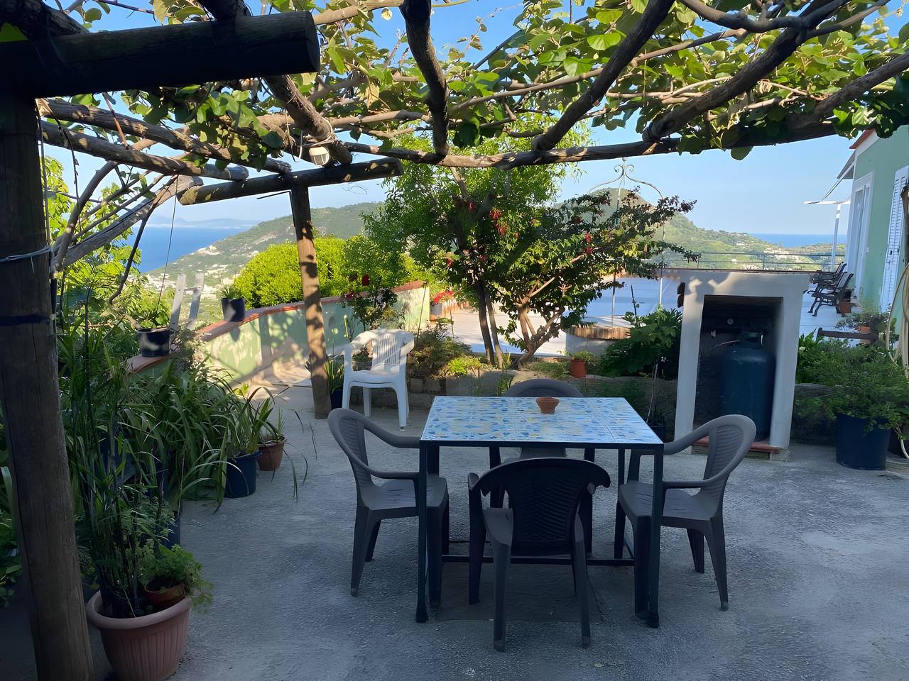 Apartamento entero, Apartamento 'Estudio con Vista al Mar' con Vista al Mar, Wi-Fi y Aire Acondicionado in Barano d'Ischia, Ischia