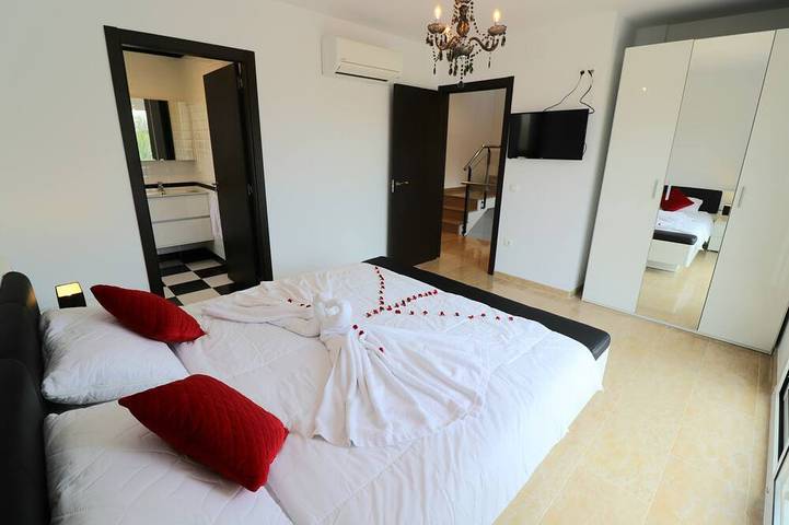 Villa für 10 Personen, mit Whirlpool und Garten sowie Balkon in Miami Playa - 4